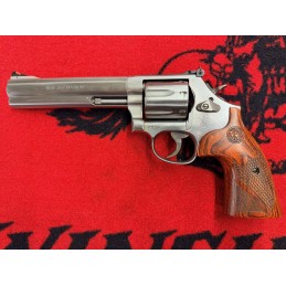 Smith & Wesson 686-6 Plus...